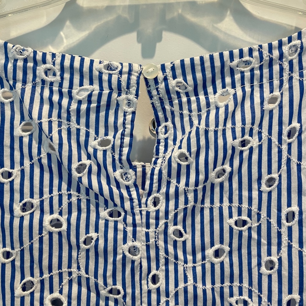 Liz Claiborne Stripe Eyelet Top Large Blue White Cut-Out Seersucker Embroidery - Picture 4 of 9